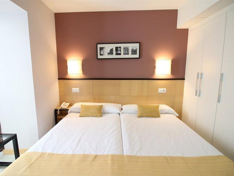 Hotel Alda Entrearcos Бургос Екстер'єр фото