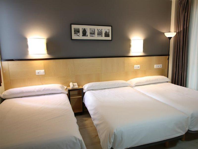 Hotel Alda Entrearcos Бургос Екстер'єр фото